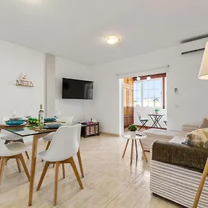 Casa Conchita. Relax, Diversión Y Playa. Apartamento Playa Honda (Lanzarote)